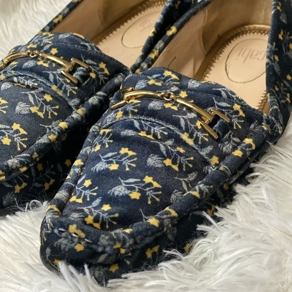 Cabi velvet floral loafers carnavy size 9 - Picture 1 of 13
